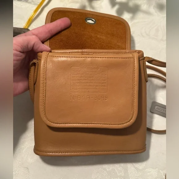 Coach Vintage Tango Flap‎ in Camel - Costa Rica 9049 - Picture 8 of 11